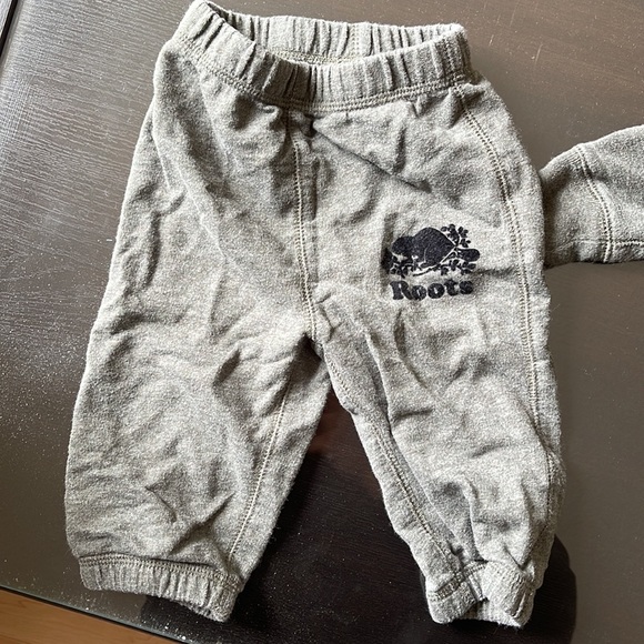 EUC Roots olive heather hoodie and sweatpants - Picture 4 of 5